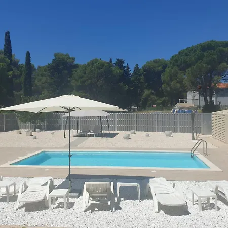 Apartment White Pearl With Free Ev Ch-station