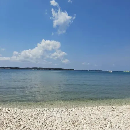 White Pearl With Free Ev Ch-station 公寓