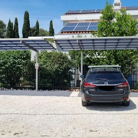 White Pearl With Free Ev Ch-station Valbandon