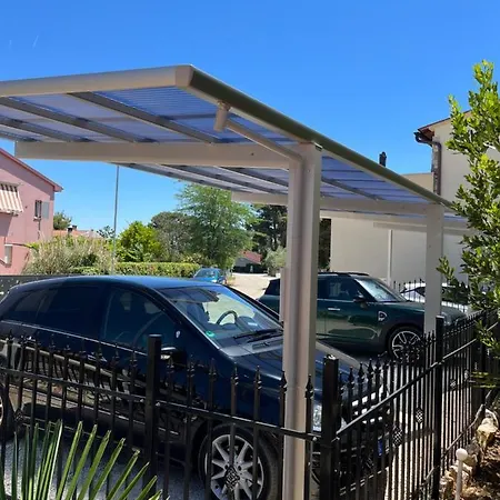 Апартаменты White Pearl With Free Ev Ch-station Valbandon