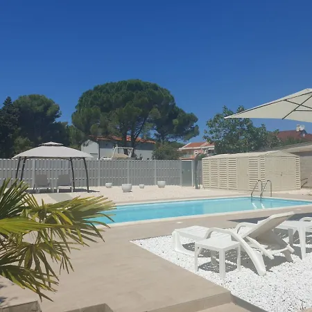 Apartament White Pearl With Free Ev Ch-station