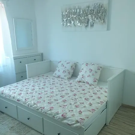 White Pearl With Free Ev Ch-station * Valbandon