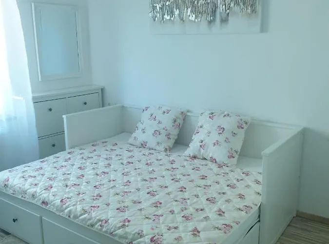 White Pearl With Free Ev Ch-station * Valbandon