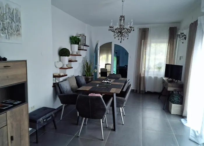 White Pearl With Free Ev Ch-station Apartman *
