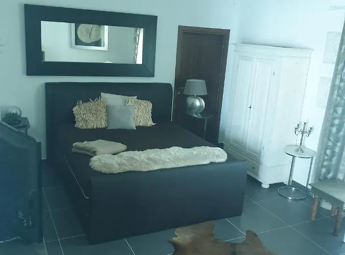 White Pearl With Free Ev Ch-station * Valbandon