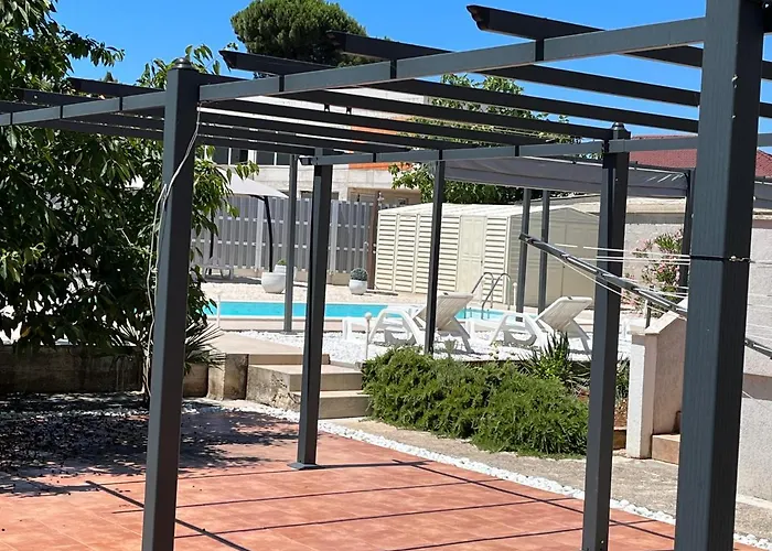 White Pearl With Free Ev Ch-station * Valbandon